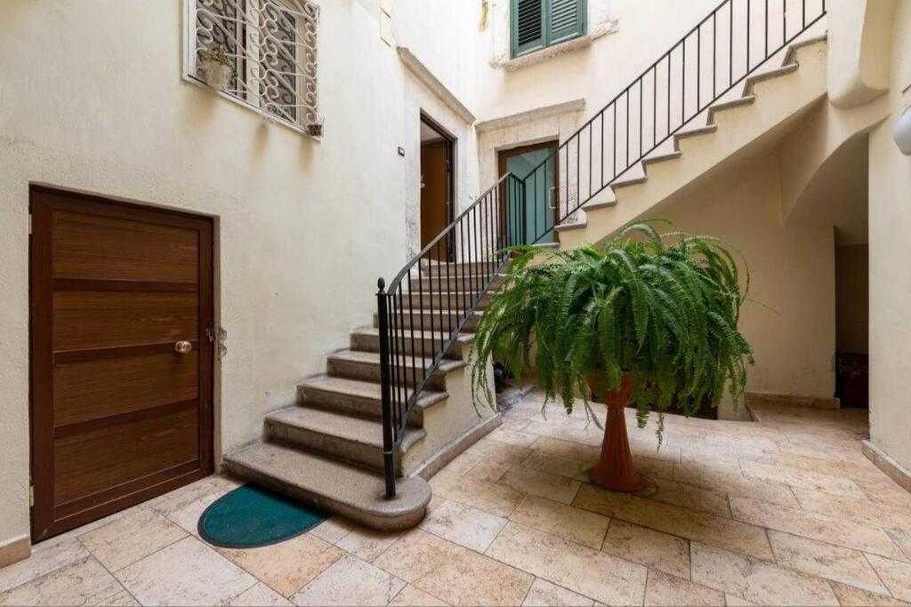 Apt 2 In The Historic Center Bari Exterior photo